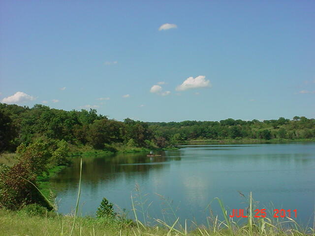 Sedan New Lake feeder